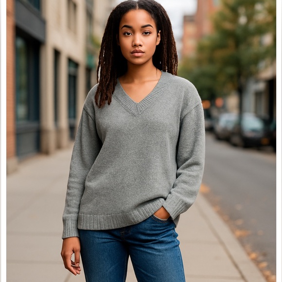 NWT WOMEN’S GRAY YARN & SEA DEEP V-NECK SOFT WOOL BLEND SWEATER SIZE XL - Picture 1 of 8